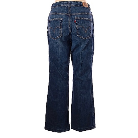 Levi's Boyfriend High-Rise Jeans - Picture 2 of 3